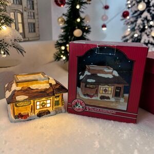 St. Nicholas Square Village Hardware Illuminated Hand Painted Porcelain TESTED‎